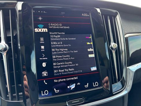 Used 2018 Volvo S90 T5 Momentum w/ Convenience Package FWD image 26
