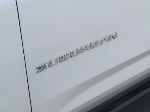 Used 2023 Chevrolet Suburban Premier AWD/4WD image 31