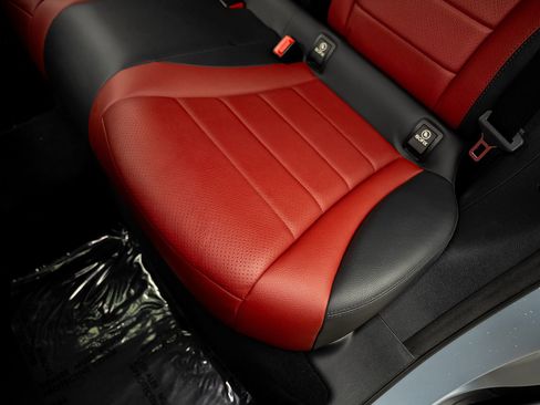 Used 2018 Mercedes-Benz GLC 300 4MATIC Coupe image 41