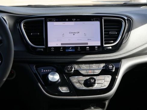 New 2026 Chrysler Pacifica Select image 14