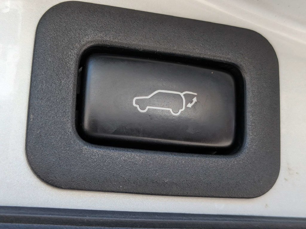 Used 2018 Lexus LX 570 4WD w/ Luxury Package image 23