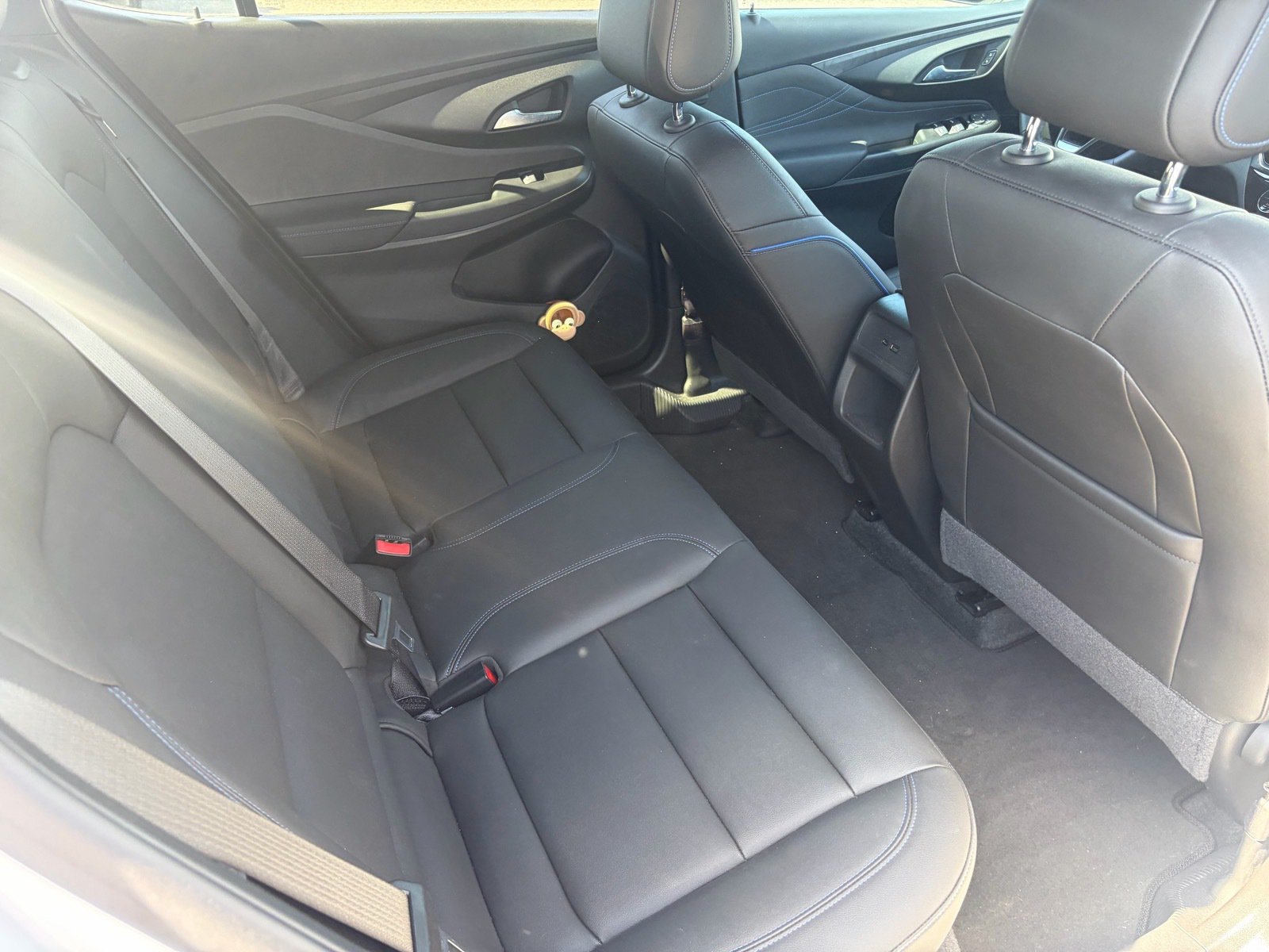 Used 2024 Buick Envista Sport Touring w/ Convenience I Package FWD image 28