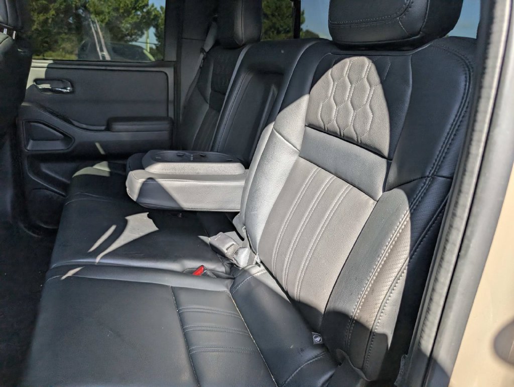 Used 2022 Nissan Frontier PRO-4X w/ Pro-4X Premium Package AWD/4WD image 16