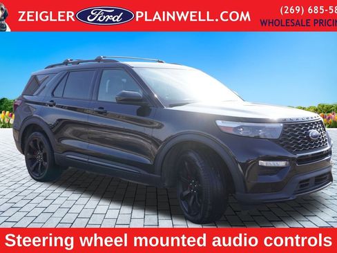 Used 2022 Ford Explorer ST w/ ST Street Pack image 7