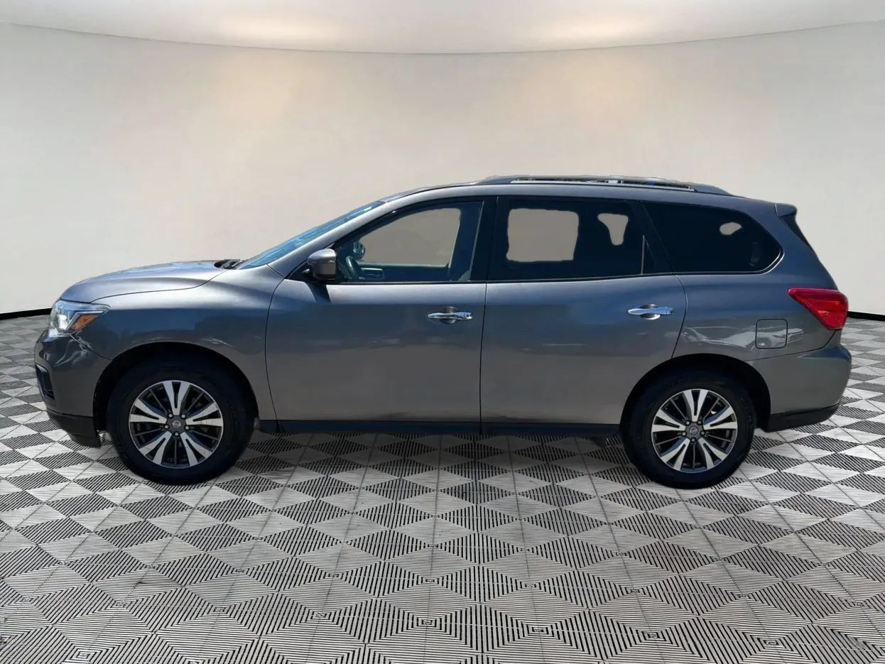 Used 2019 Nissan Pathfinder SV w/ SV Tech Package AWD/4WD image 4