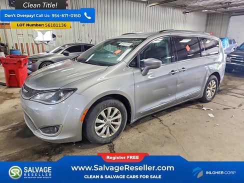 Used 2017 Chrysler Pacifica Touring-L FWD image 1
