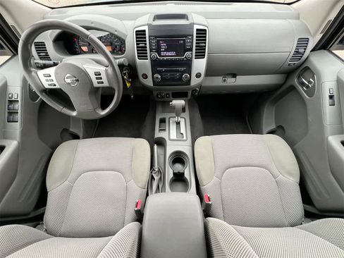 Used 2018 Nissan Frontier SV image 15
