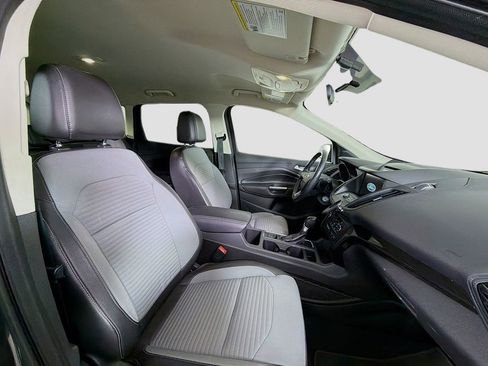 Used 2017 Ford Escape SE w/ Equipment Group 201A image 26