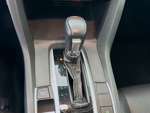 Used 2017 Honda Civic EX-L image 23