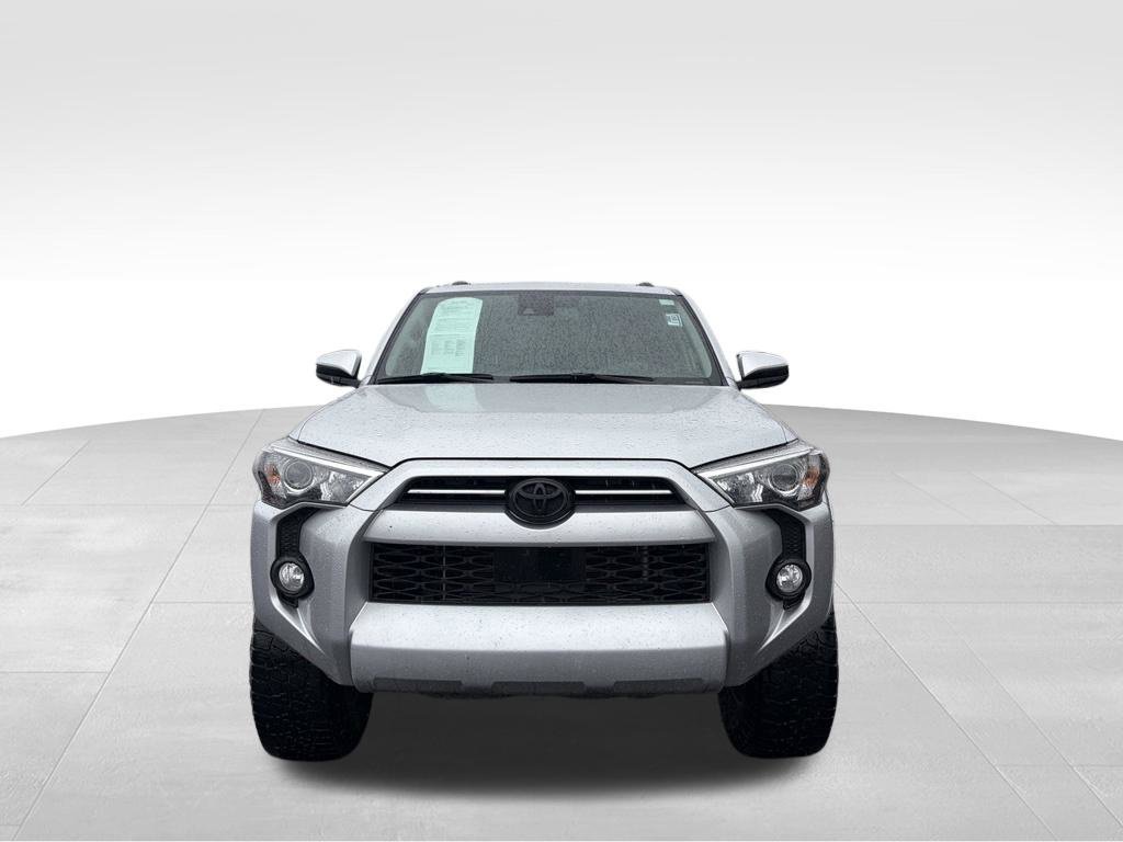 Used 2020 Toyota 4Runner SR5 AWD/4WD image 2