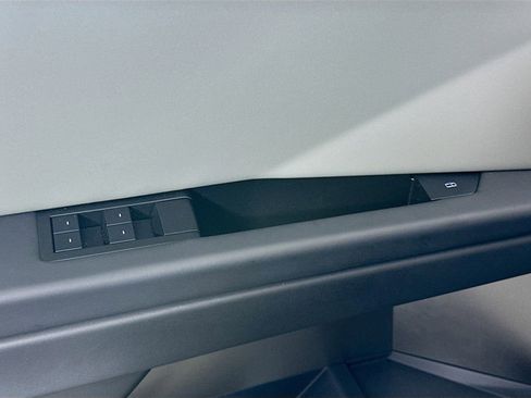 Used 2025 Tesla Cybertruck AWD Crew Cab image 18