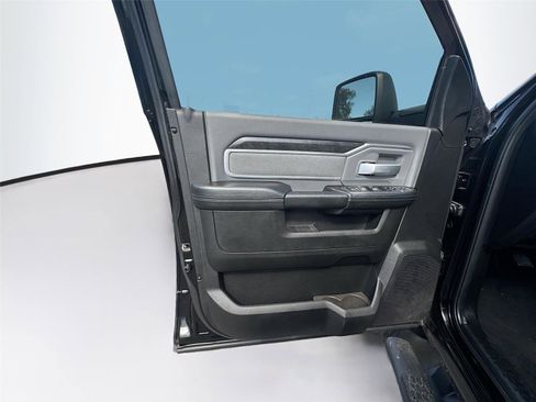 Used 2023 RAM 5500 SLT w/ Quick Order Package 2YG SLT image 13