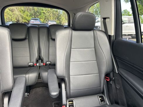 Used 2023 Mercedes-Benz GLS 450 4MATIC image 13