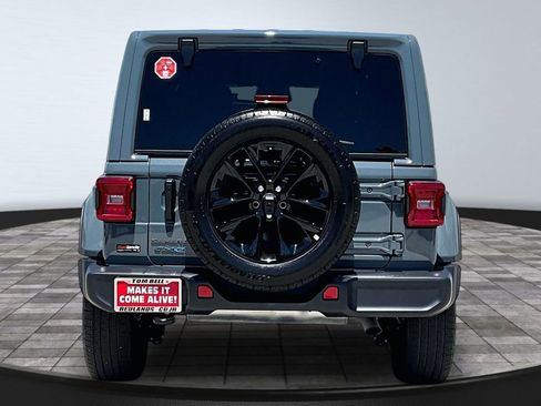 Used 2025 Jeep Wrangler Unlimited Sahara AWD/4WD image 23