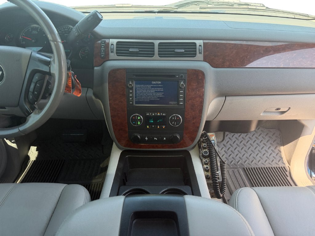 Used 2009 Chevrolet Silverado 2500 LTZ w/ Safety Package AWD/4WD image 13