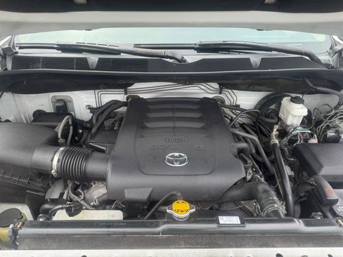 Used 2017 Toyota Tundra SR5 w/ SR5 Upgrade Package RWD image 53