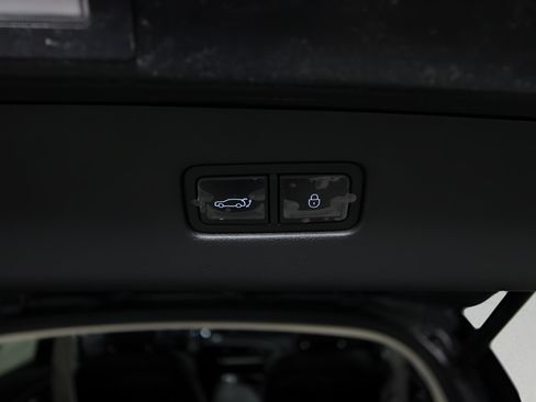 Used 2025 Genesis GV70 2.5T w/ Select Package AWD/4WD image 9
