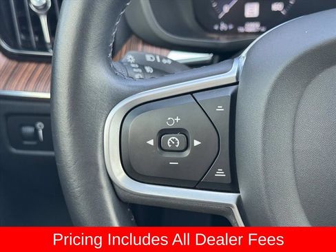 Used 2021 Volvo XC60 T5 Momentum w/ Protection Package Premier FWD image 18
