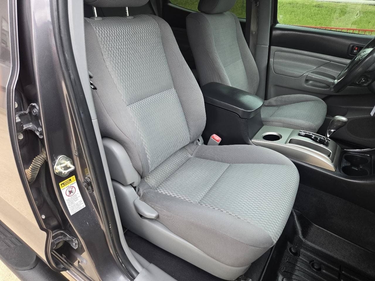 Used 2015 Toyota Tacoma 4x4 Double Cab w/ SR5 Package image 12