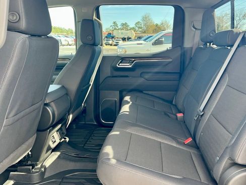 New 2026 GMC Sierra 1500 SLE image 9