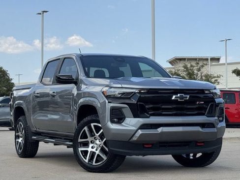 Used 2023 Chevrolet Colorado Z71 w/ Advanced Trailering Package AWD/4WD image 6