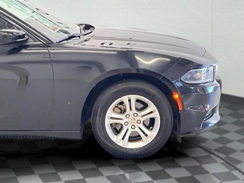 Used 2022 Dodge Charger SXT RWD image 2