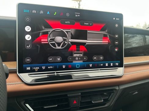 New 2026 Volkswagen Tiguan SEL R-Line image 10