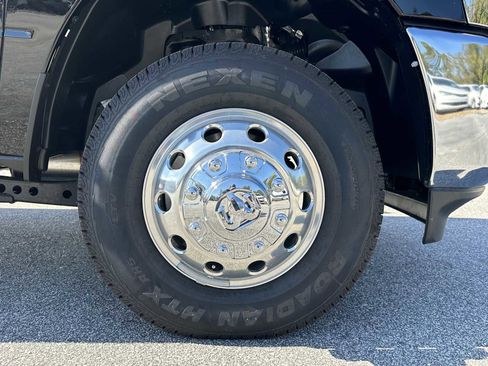 New 2025 RAM 3500 Tradesman w/ Chrome Appearance Group image 12