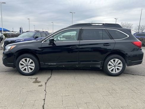 Used 2017 Subaru Outback 2.5i Premium AWD/4WD image 4