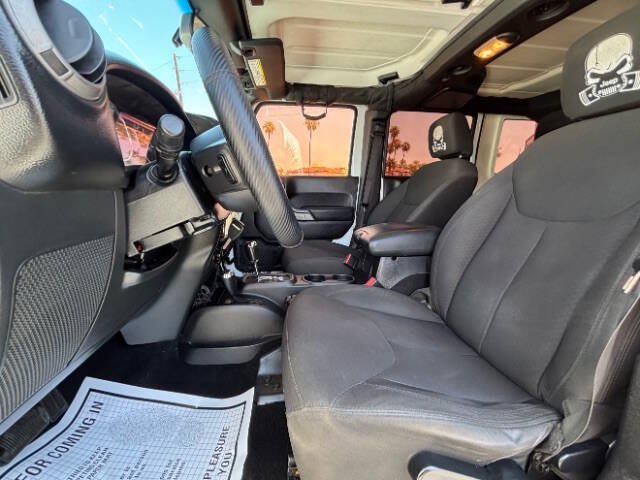 Used 2015 Jeep Wrangler Unlimited Sport w/ Quick Order Package 24S AWD/4WD image 12