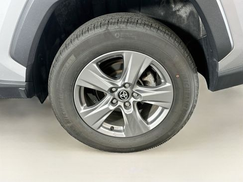 Used 2025 Toyota RAV4 XLE AWD/4WD image 11