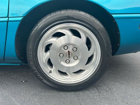 Used 1995 Chevrolet Corvette Coupe RWD image 8