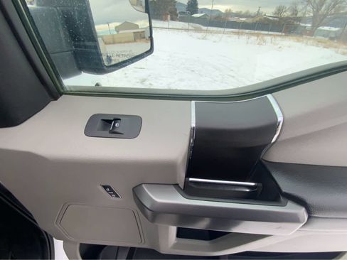 Used 2019 Ford F150 XLT AWD/4WD image 18