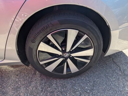 Used 2022 Nissan Altima 2.5 SV FWD image 6