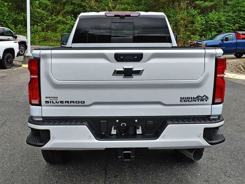 New 2026 Chevrolet Silverado 2500 High Country w/ High Country Premium Package AWD/4WD image 7