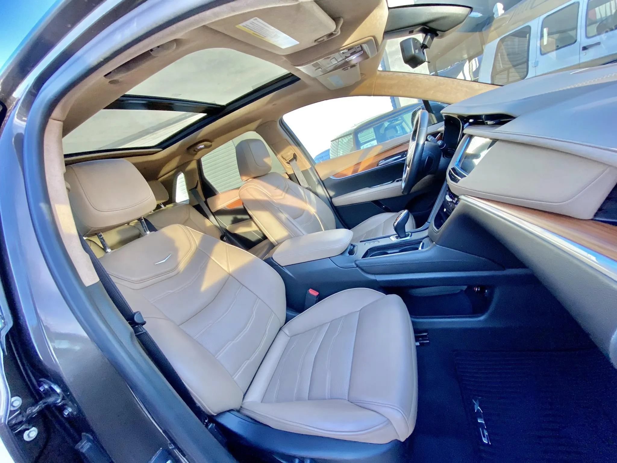 Used 2019 Cadillac XT5 Platinum AWD/4WD image 16