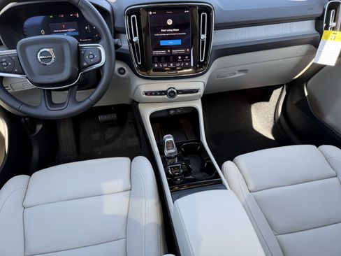 New 2026 Volvo XC40 B5 Ultra w/ Protection Package AWD/4WD image 13