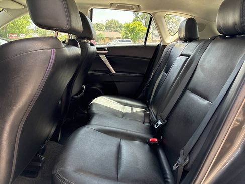 Used 2011 MAZDA MAZDA3 s Grand Touring w/ Tech Pkg FWD image 10