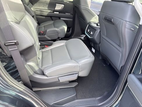 New 2026 Ford Expedition Active image 38