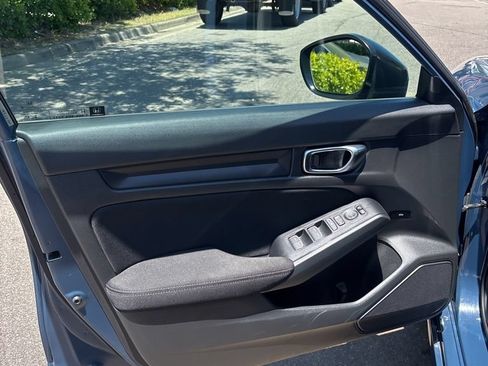 Used 2025 Honda Civic Sport image 12