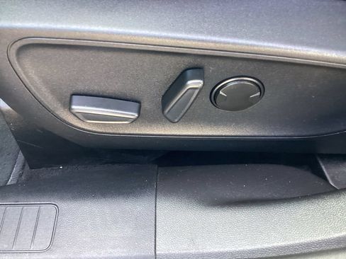 Used 2025 Ford Escape Platinum AWD/4WD image 17
