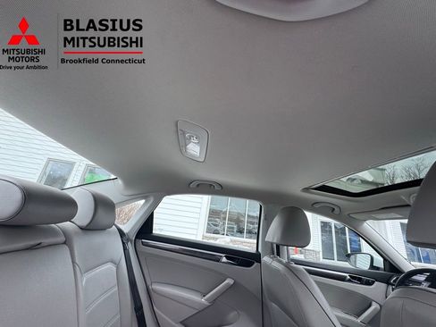 Used 2018 Volkswagen Passat 2.0T SE image 38