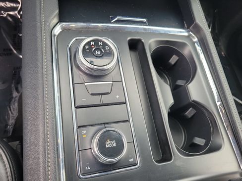 Used 2024 Ford Expedition Max XLT AWD/4WD image 38