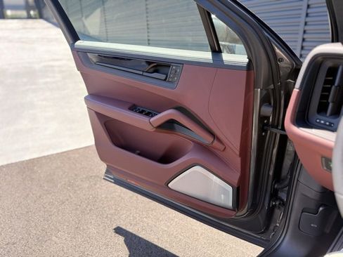 New 2025 Porsche Cayenne GTS image 12
