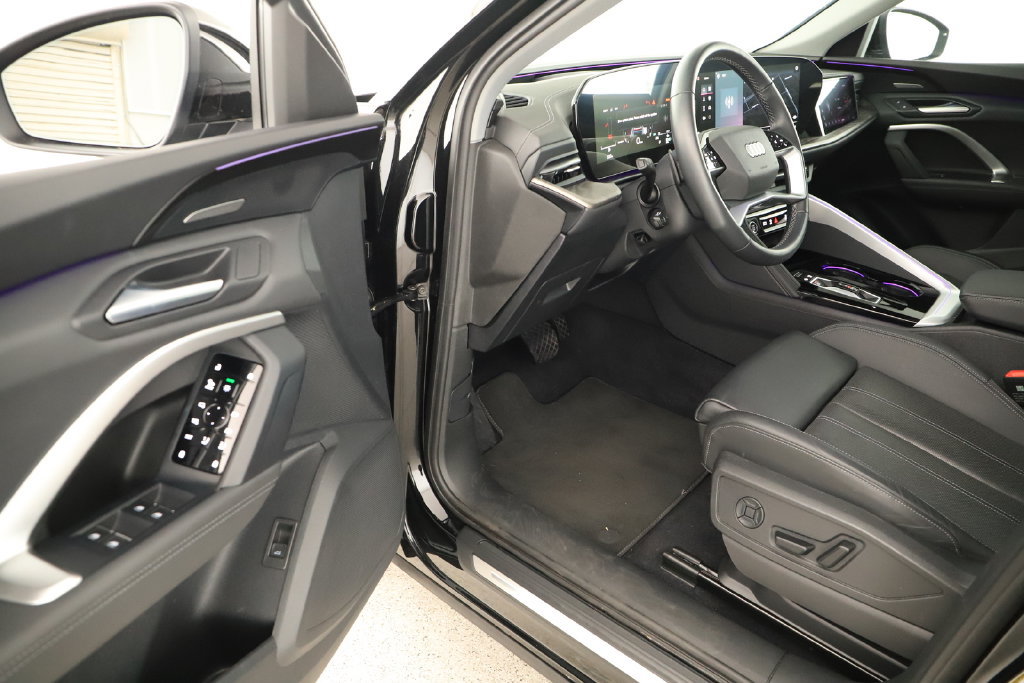 Certified 2025 Audi Q5 Prestige AWD/4WD image 14