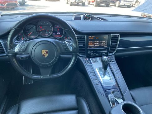 Used 2016 Porsche Panamera image 19