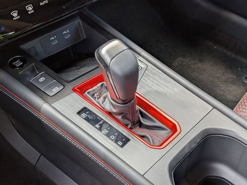 New 2026 Nissan Kicks SR FWD image 22