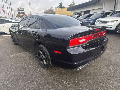Used 2011 Dodge Charger SE w/ Connectivity Group image 3