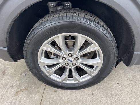 Certified 2023 Ford Explorer Limited w/ Limited Technology Package image 21