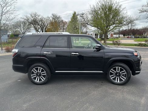 Used 2018 Toyota 4Runner Limited AWD/4WD image 8